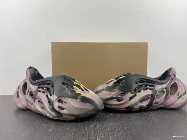 Adidas RNR Carbon IG9562 Foam Yeezy MX 0705